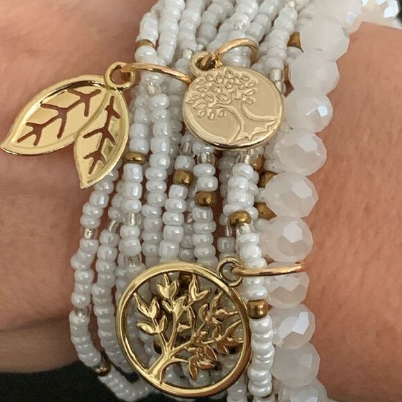 Dreamy Set of 3 White Boho Beach Bracelets Glass Beads & Gold Charm Anklets NEW - Picture 9 of 10